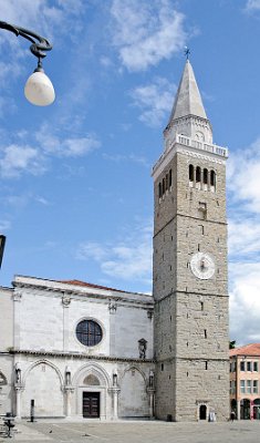 8. Katedrála Nanebevzetí Panny Marie v Koperu na naměstí Titov Trg